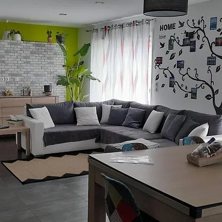 Lumineuse Et Agreable Villa